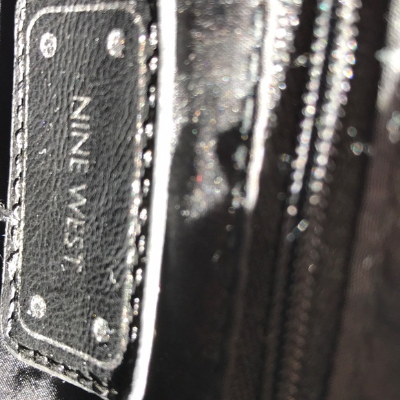 💰SOLD💰 Nine West Navy Tote - Picture 4 of 8